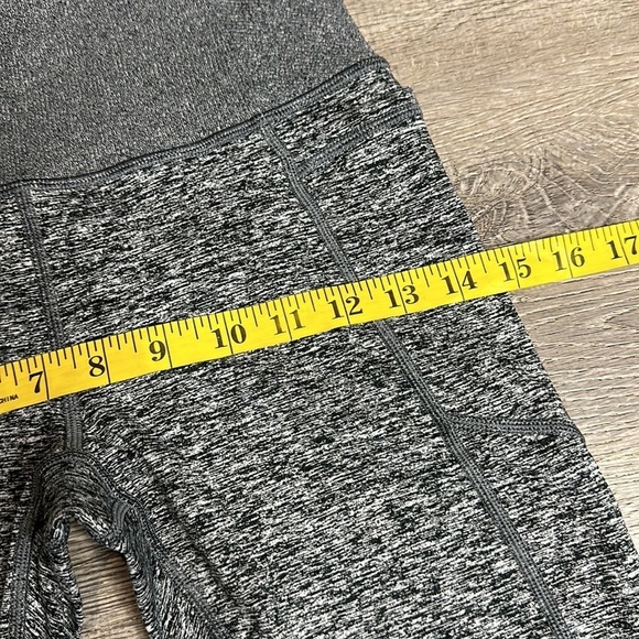NEW Athleta Women’s Exhale Stash Pocket Heel Tight Leggings Spacedye Gray Sz XSP - Picture 11 of 14